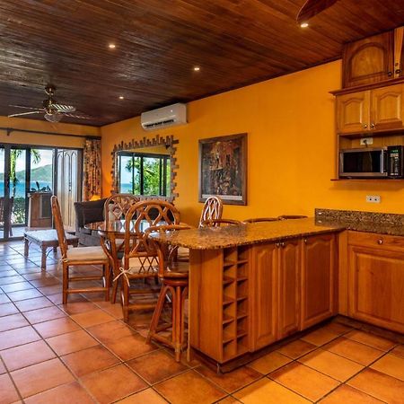 Warm Interiors And Orange Hues On Ground Floor In Front Of Beach Playa Flamingo Esterno foto