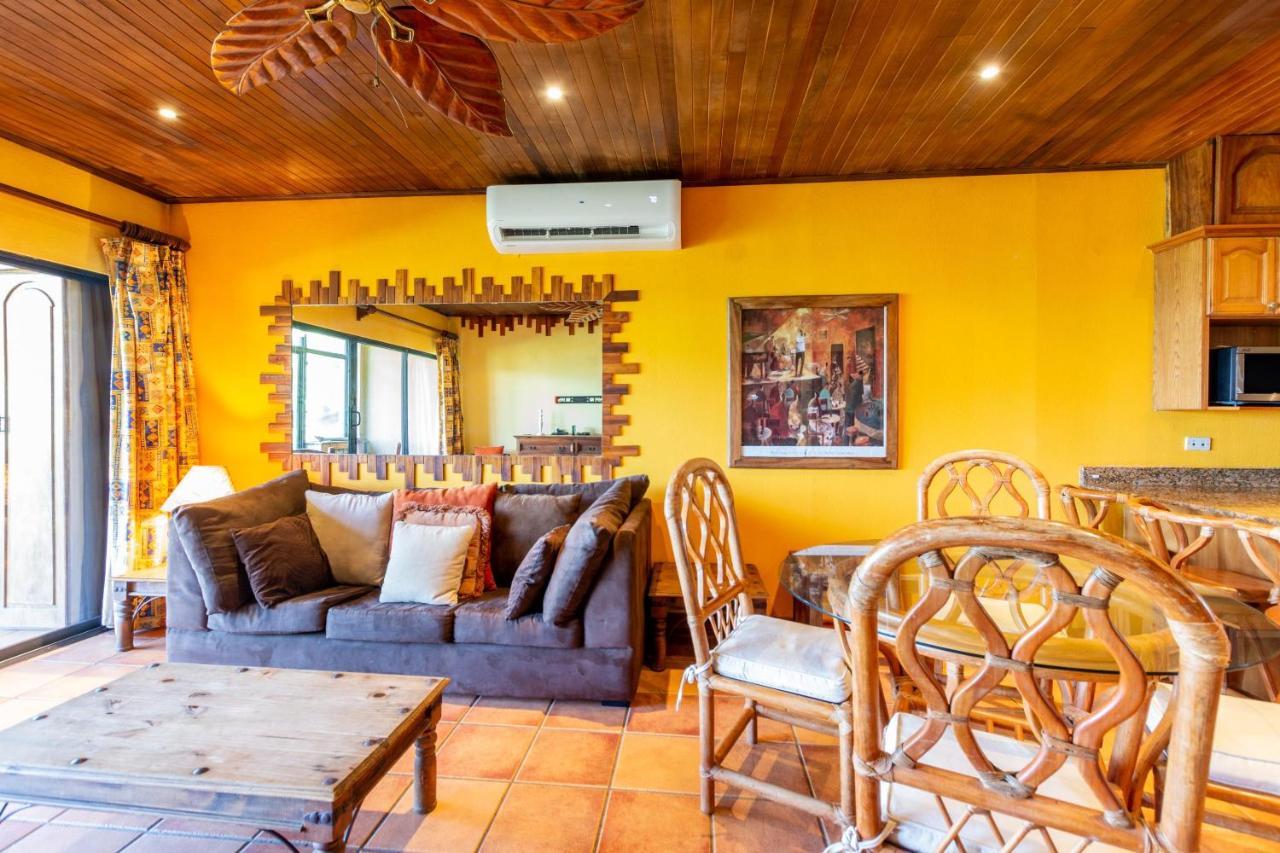 Warm Interiors And Orange Hues On Ground Floor In Front Of Beach Villa Playa Flamingo Esterno foto