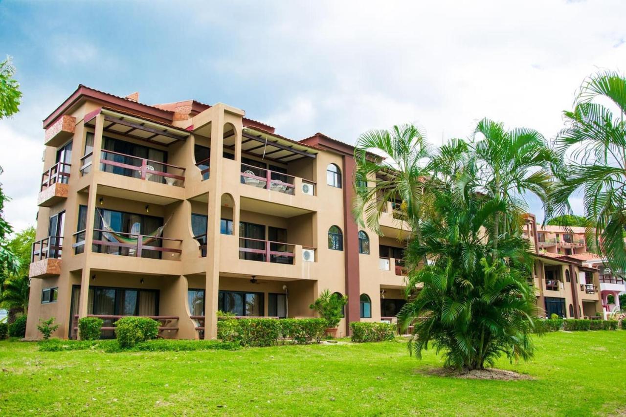 Warm Interiors And Orange Hues On Ground Floor In Front Of Beach Playa Flamingo Esterno foto