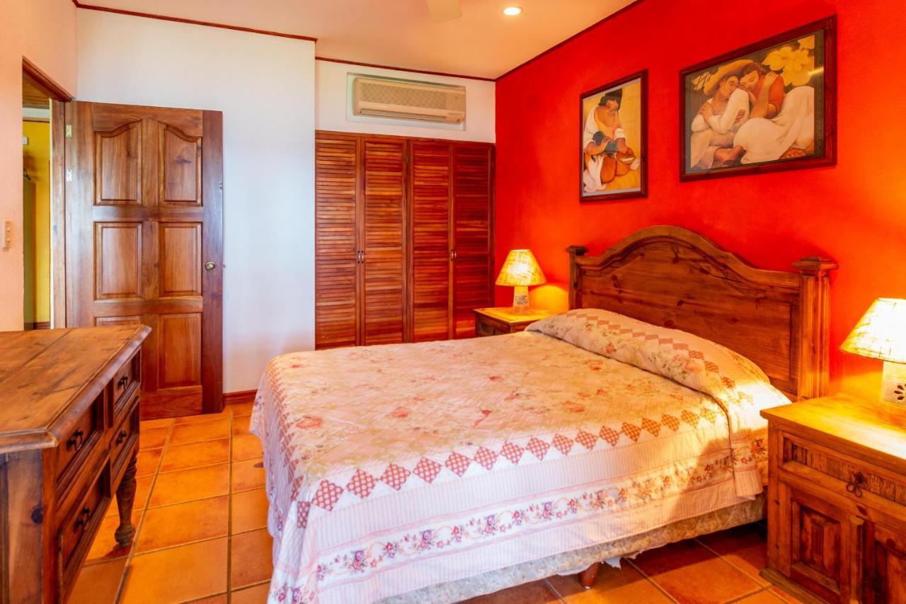 Warm Interiors And Orange Hues On Ground Floor In Front Of Beach Villa Playa Flamingo Esterno foto