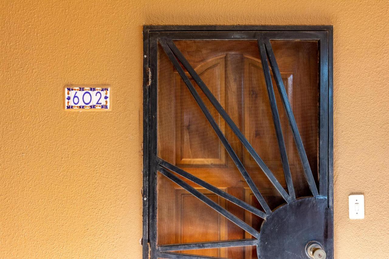 Warm Interiors And Orange Hues On Ground Floor In Front Of Beach Villa Playa Flamingo Camera foto