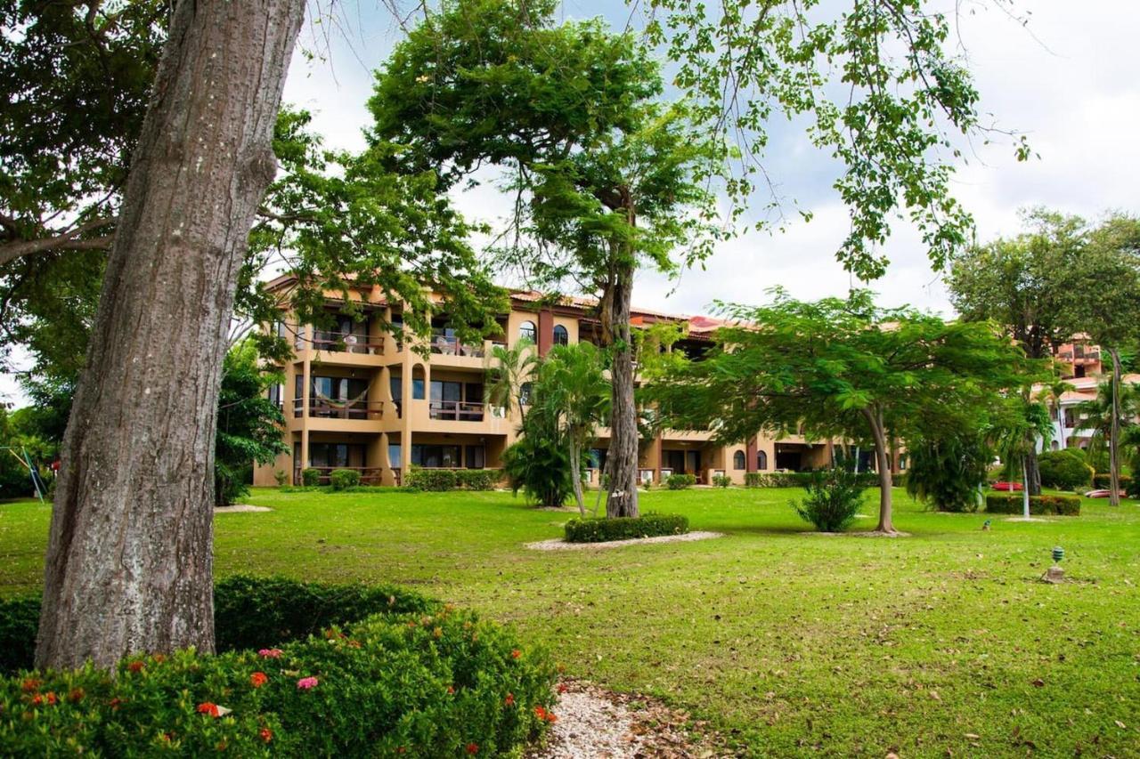 Warm Interiors And Orange Hues On Ground Floor In Front Of Beach Playa Flamingo Camera foto